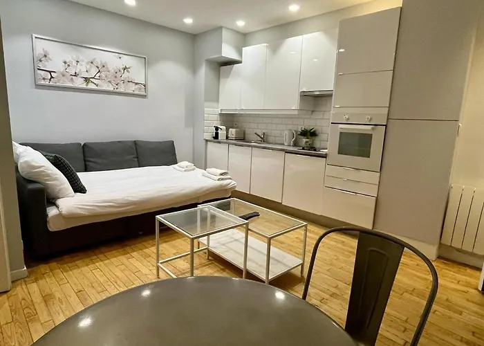 Goodguest-paris Sentier Montorgueil Mobility Lease Apartment Paris